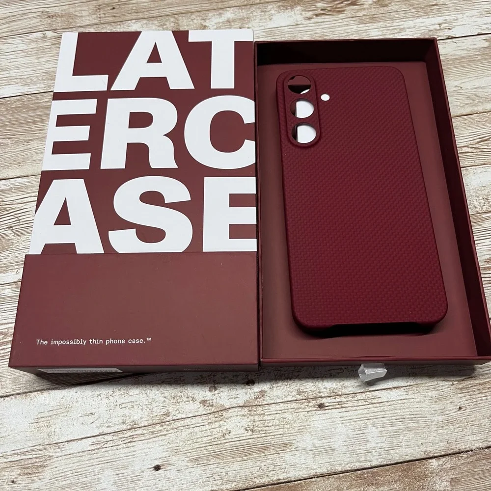 Latercase‎ Carbon Fiber Phone Case Samsung Galaxy S25 Plus Crimson Thin Open Box